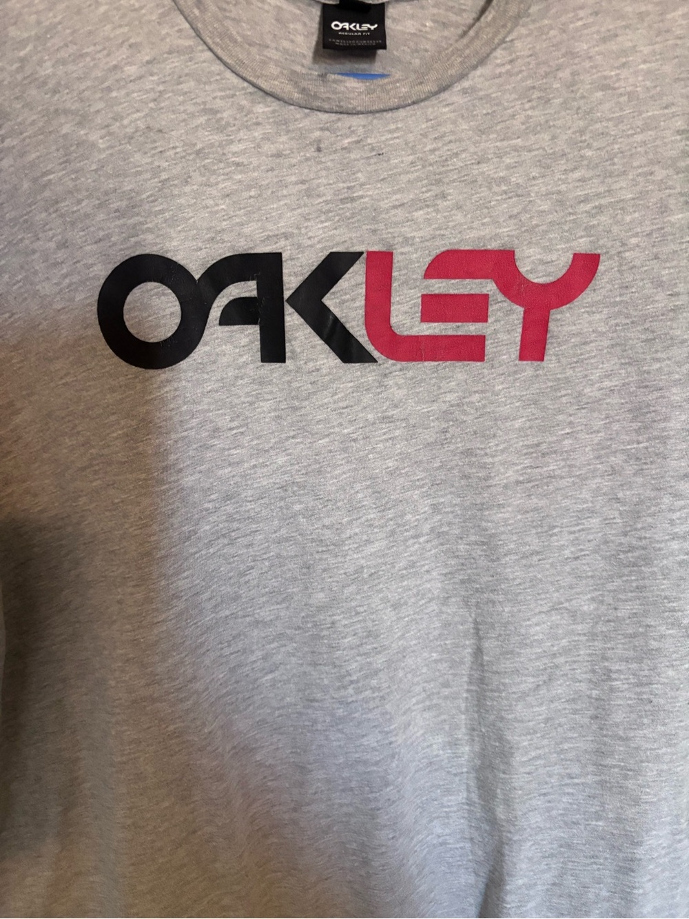Oakley Short Sleeve Logo Tee - Gray with Black & Red Accents - Picture 2 of 3